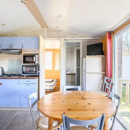 Mobil-home 6 Personnes 3 *